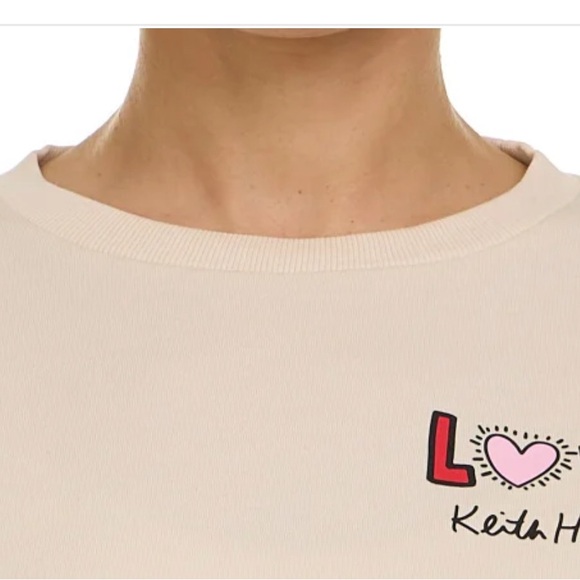 NWT Keith Haring Women’s Cream Lounge Set with Iconic Heart Graphic - Picture 4 of 5